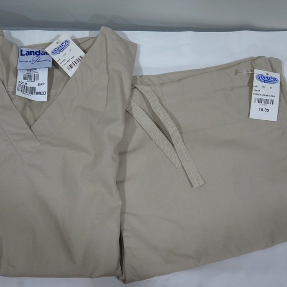 Woman's scurbs top & bottom (beige) Size: Medium - Picture 1 of 3